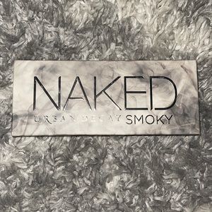 Urban Decay Naked Smoky palette